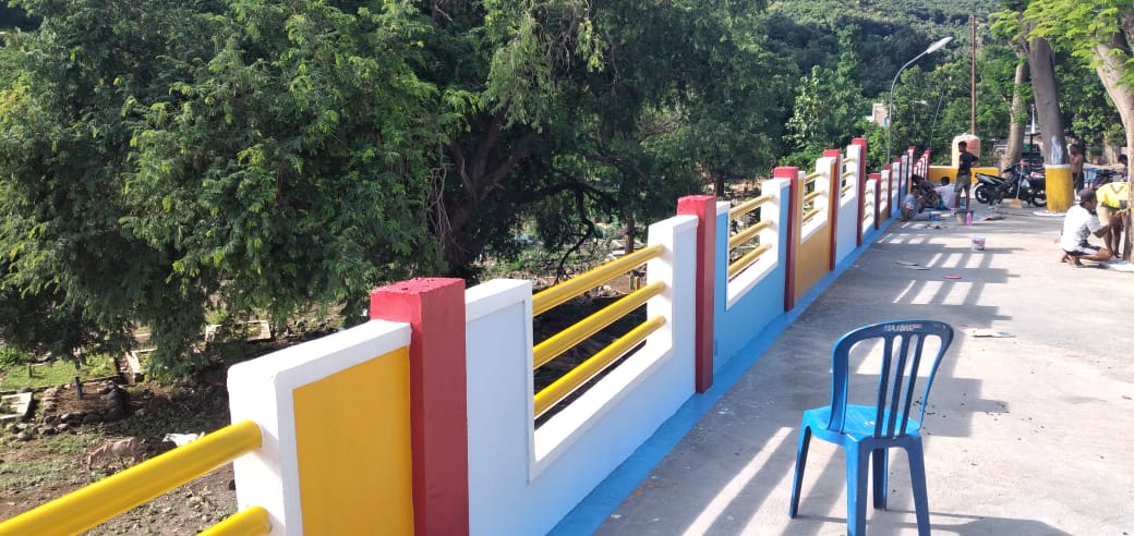 Tempat Parkir GSG Dan Lapangan Desa